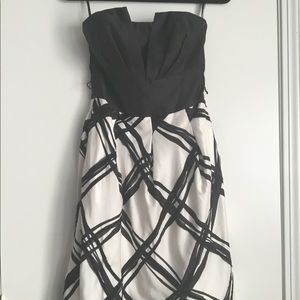 Gorgeous strapless garden party/wedding dress